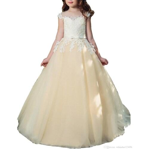 2021 Cute Flower Girls Dresses Sheer Jewel Neck Cap Long Sleeves Tulle Lace Appliques Princess Ball Gown Long Party Birthday Pag