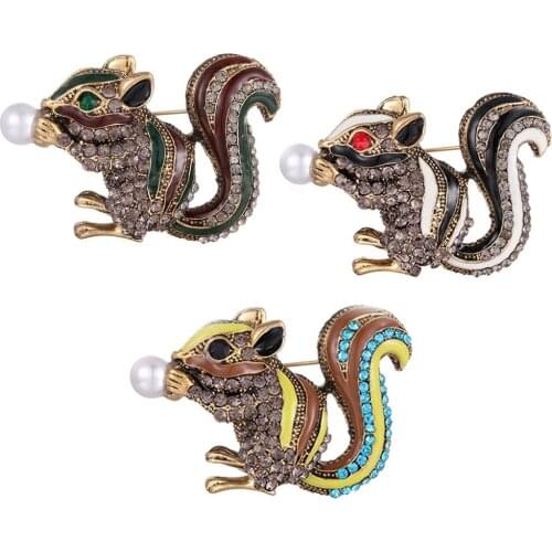 Rhinestone Squirrel lapel pin Brooches enamel lovely squirrel Animal Banquet Weddings breastpin