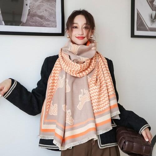 2021 Popular 190X65CM Tassels Shawls Autumn Cashmere Thick Scarves Winter Carriage Beach Towel Female Print Dustproof Bandanna