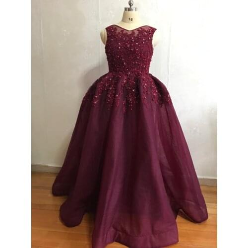 Fashion V Neck Appliqued Beaded Sleeveless Ball Gown Burgundy Prom Dresses