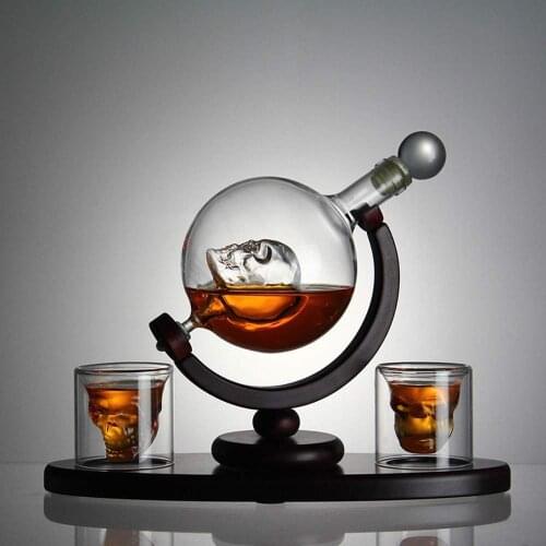 Skull Whiskey Decanter Set with Wooden Base2 Skull Shot Glasses Ice Cube Trays-Liquor Dispenser for Liquor Scotch Bourbon Vodka