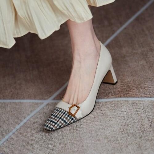 Womens shoes 22-24.5cm natural leather Cowhide + houndstooth fabric stitching retro Metal buckle women shoes ladies pumps
