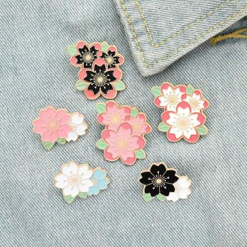 Flower Plant Generous Simple Enamel Broochs Women Fresh Pins Bag Shirt Backpack Badge Gift for Friends Custom Jewelry Retro Pink