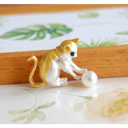 BOEYCJR Lovely Cat Brooch Kitty Vintage Jewelry Handmade Brooches for Women Dress Scarf Accessories