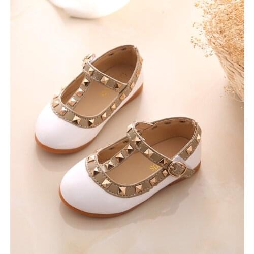 Spring and summer PU leather princess shoes female child sandals cutout child single shoes breathable rivet t shoes