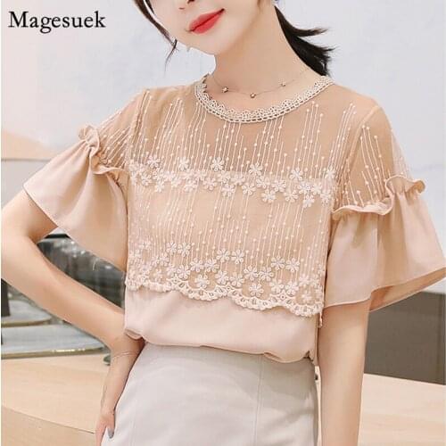 2021 Summer New Loose Womens Blouse Clothes Korean Lace Stitching Chiffon Shirt Short Sleeve Round Neck Fashion Women Tops 8611