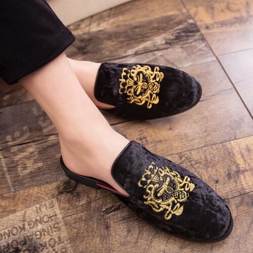 Mens Fashion Embroidery Loafers Mens Casual Printed Moccasins Half Shoes Man Party Driving Flats Mules Slippers Zapatos Hombre