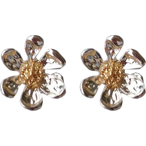 Simple Small Exquisite Fashion Flower Shaped Stud Earrings for Women Girls Jewelry