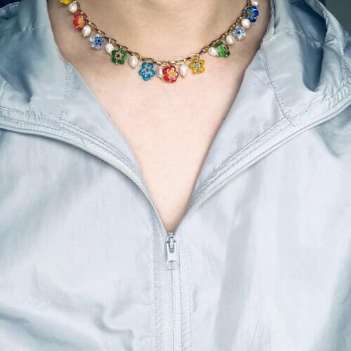 Ethnic Colourful Arcylic Flowers Genuine Pearl Pendant Necklace for Women Girls Gold Color Alloy Chokers Necklace Accessories