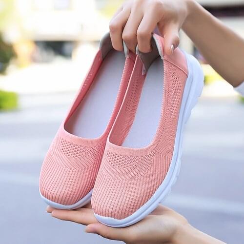 Women Flats Casual Sneakers Breathable Ladies Mesh Slip On Women Vulcanized Shoes Walking Loafers Comfort Woman Footwearze