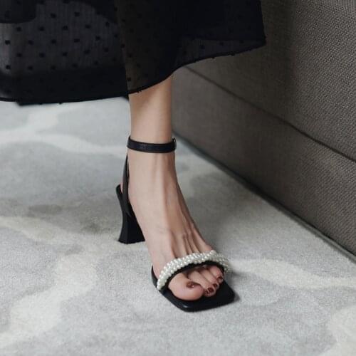 Sandals women 2021 new black square toe mid-heel thick heel with French rhinestone pearl high heels