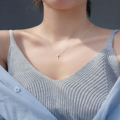 European and American Personality Simple Cross Necklace Alloy Pendant Ladies Clavicle Chain Daily Wear Exquisite Simple Gift