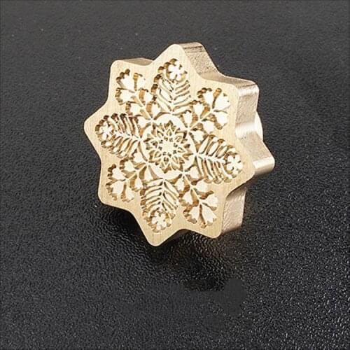 Snowflake and Christmas tree seal wedding handmade fire lacquer sealing wax seal custom three-dimensional embossed seal