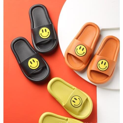 High Quality cute smile face pattern smiley slipper for ladies Unisex hard-wearing slippers