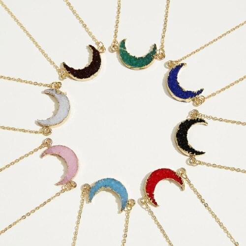 Hot Fashion Geometric Moon Round Imitation Natural Stone Resin Pendant Necklace For Women Gold Chain Necklace Jewelry