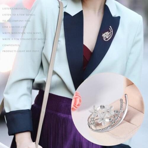 Women Brooch Badge Elegant Decorative Alloy Flower Rhinestone Brooch Celebration Fashion Jewelry Accessories Supplies