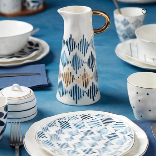 Ceramic Hand-held Golden Blue Water Corrugated Cold Water Jar/Vase