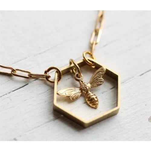 Hexagon Geometric Bee Hive Necklace for Women Goldtone Bee & Honeycomb Necklace Minimalist Honey Bee Honeycomb Necklace JK38DGH