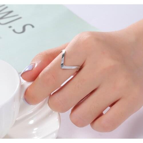 Cazador New Simple Geometric V Shape Womens Rings Stainless Steel Adjustable Finger Ring Jewelry Friends Gifts Party 2021 Trend