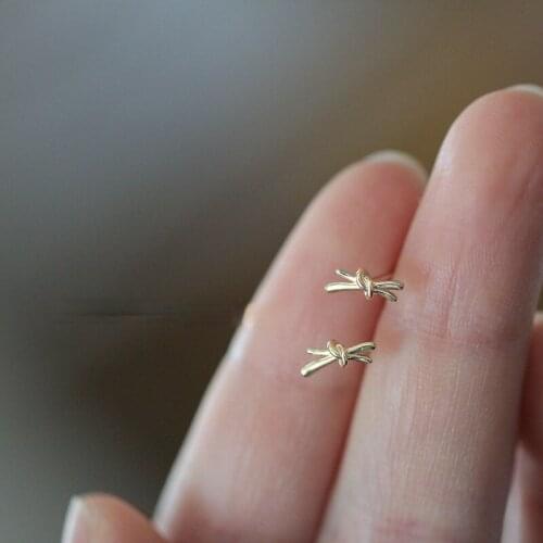 Simple Gold Plated Lady Geometric Lines Dimensional Knot Modeling Earrings Fashion Korean Personality Womens Party Jewelry