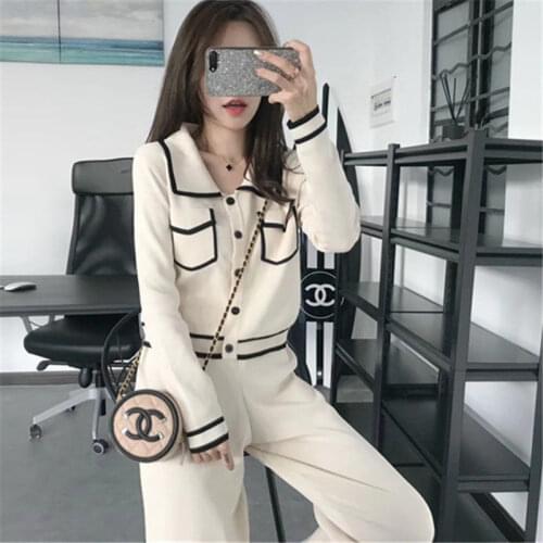 2021 Women Autumn Knitted 2 Pieces Pant Sets Lady Button V-Neck Striped Pullover Sweater and Ankle-Length Wide Leg Pant Suit O62