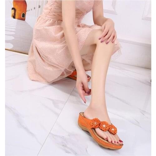 Summer new wear fairy light soft bottom slope heel student women sandals flowers casual flip-flops women