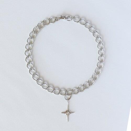 Metallic Cold Wind Cross Necklace Female Clavicle Chain Design Sense Cross Pendant Necklace Jewelry