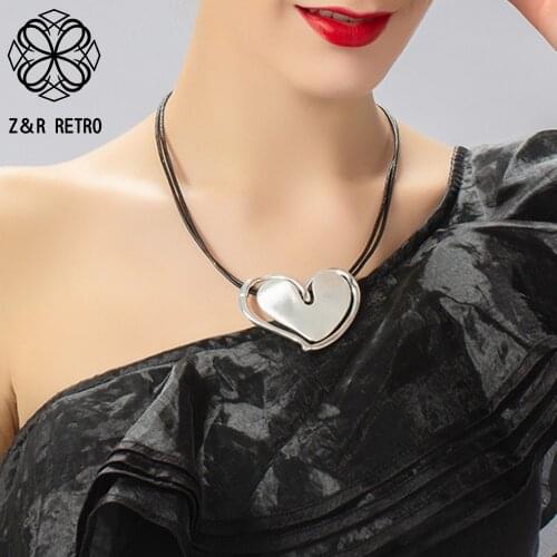 Heart Chokers Necklace Decorative Jewelry for Women Chains Pendants Around the Neck Suspension Accessories Gift to Mothers Day