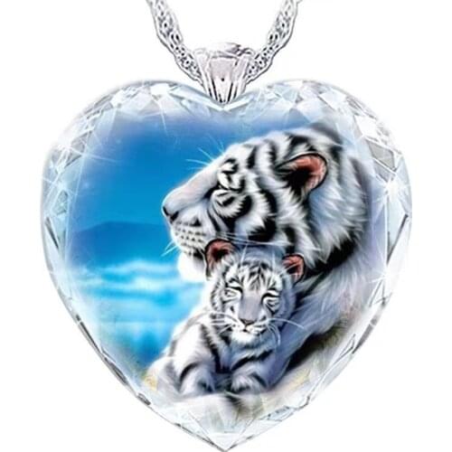 Luxury Ladies Tiger Heart Pendant Necklace Crystal Mother and Child White Tiger Fashion Jewelry