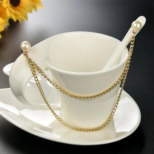 Pearl Gold Brooches Tassel Chain Shirt Collar Brooch Broche Men Suit Lapel Pin Accessories Wedding Brooches for Women Jewelry