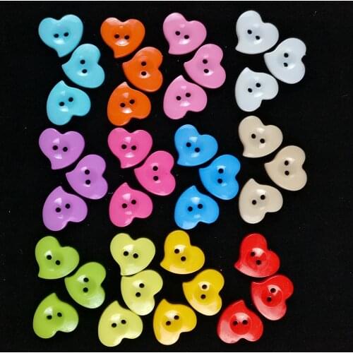 100pcs Resin Round Sewing Button Heart Shaped 2Holes Children Clothing Buttons Kids Doll Clothes DIY Sewing Buttons Scrapbooking