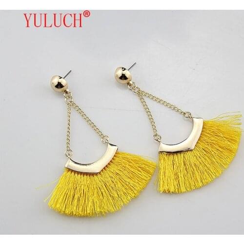 2018 Fashion jewelry Sensitive surface beautiful fan line tassel female models Studded party gifts