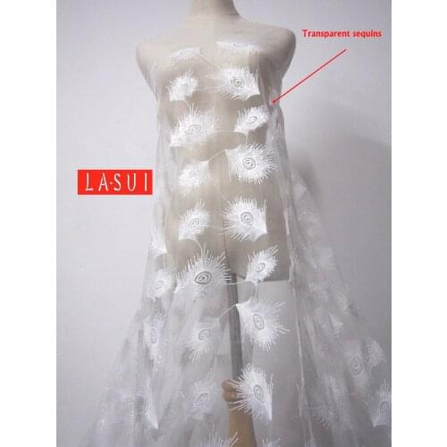 LASUI 1y/1lot August New sequins Milk silk + transparent sequins +feather pattern embroidery off white special Fashion X0233