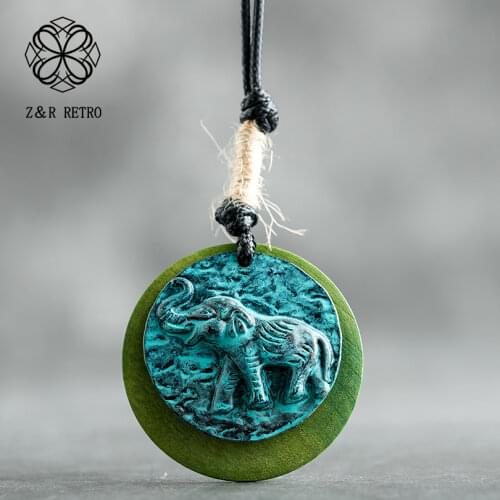 Green Elephant Fashion Jewelry Collar Chokers Accessories Cute Wood Jewlery Long Pendant Necklace Valentines Day Gifts for Women