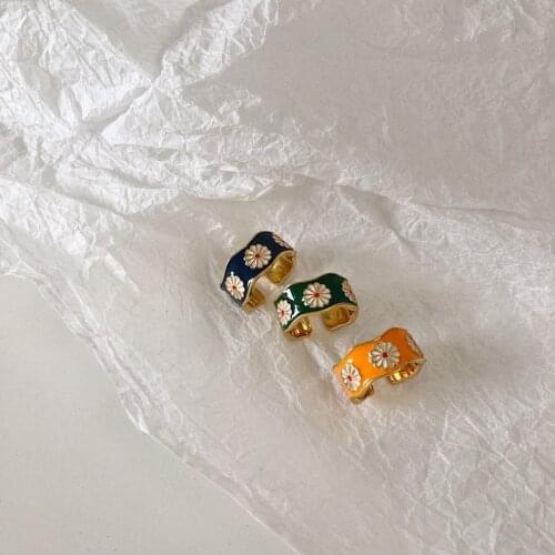 2020 New Korean Style Flower Rings for Women Punk Trendy Vintage Plum Blossom Ring Small Daisy Flower Rings Party Couple Rings