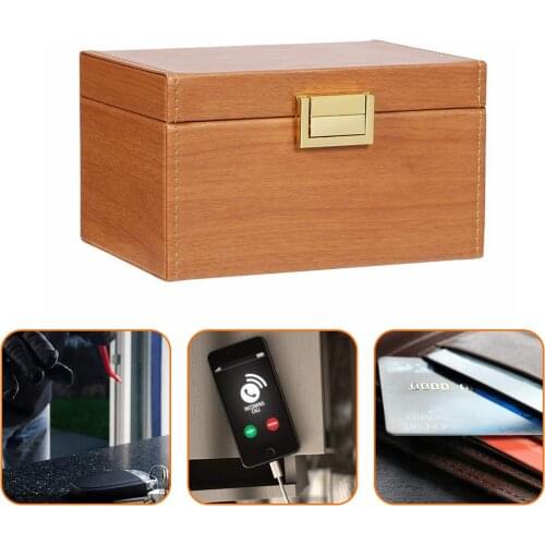 1Pcs Car Key Bag Car Fob Signal Blocker Signal Blocking Box Shielding Pouch Wallet Case Anti Theft for Privacy Protection