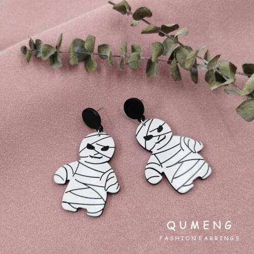 QUMENG Halloween Interesting Funny Classic Fashion White Cartoon Mummy Acrylic Pendant Earrings Trend Girl Party Wear Jewelry
