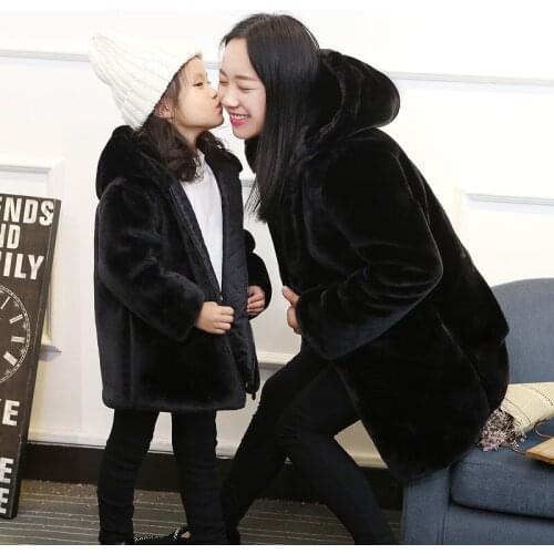 Winter Girl Clothing Family Look Outfits Warm Jacket Mother And Daughter Clothes Velvet Fur Cute Christmas Coat Large Size Women