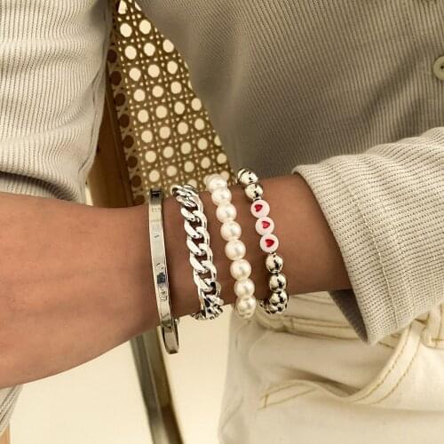 4pcs/set Retro Bosnian Heart-Shaped Pearl Bracelet For Womens Fashion Personality Party Decoration 2021 New Trend