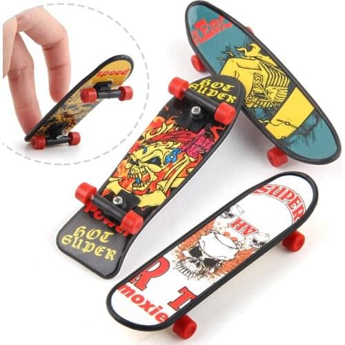 6pcs/set Mini Finger Skateboard Fun Novelty Gag Toys Random Color Fingerboard For Children Boys Party Favors Decompression