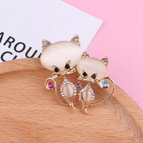 LUBOV Lovely Twin Cats Opal Stone Brooches Pins Colorful Crystal Rhinestone Inlaid Gold Color Metal Brooch Pin Women Jewelry