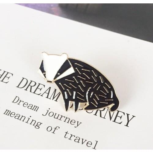 Creative curl fox enamel brooch baby cute animal badge fashion lapel cowboy backpack jewelry gift jewelry