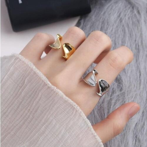 Gold Color Wide Luster Irregular Twisted Waves Rings Shiny Geometric Rings for Women Minimalist Textured Ring 2021 New Jewelry