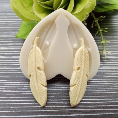 LY1-1504 Heart-shaped two leaves silicone mold Fondant silicone fondant mold Cake decoration tools