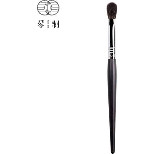 QINZHI Professional Handmade Make Up Brush G055 Long Bristled Eye Shadow Brush Soft Blue Squirrel Hair Makeup Brushes