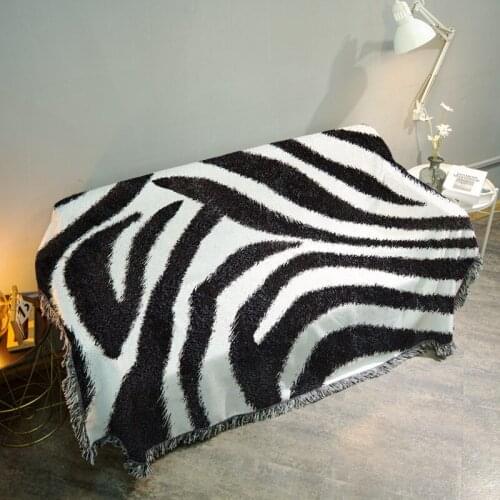 Drop Shipping Black White Sofa Home Bed Blanket Journey Hiking Hotel Restaurant Nordic Plaids Large Size