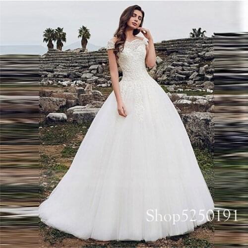 Bateau Short Sleeves Lace Appliques Wedding Dresses Lace Appliques Bridal Gowns Custom Made Spring Long Vintage Robe De Mariee