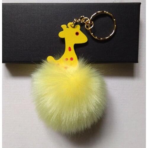 New Fashion Giraffe Pompon Key Chain Fluffy Fake Fur Ball Key Ring Cute Pendant Bag Charming Car Key Holder Personality Gifts