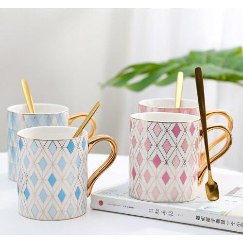 Luxury Creative Simple Ceramic Cup Mug Gold Travel Mug Coffee with Lid and Spoon Funny Mug Tazas Para Cafe Home BB50
