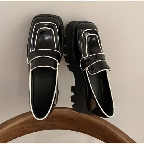 Korean Style Patent Leather Womens Shoes Mixed Colors White And Black Flat Platform Shoes Casual Flats Boats Shoes Loafers